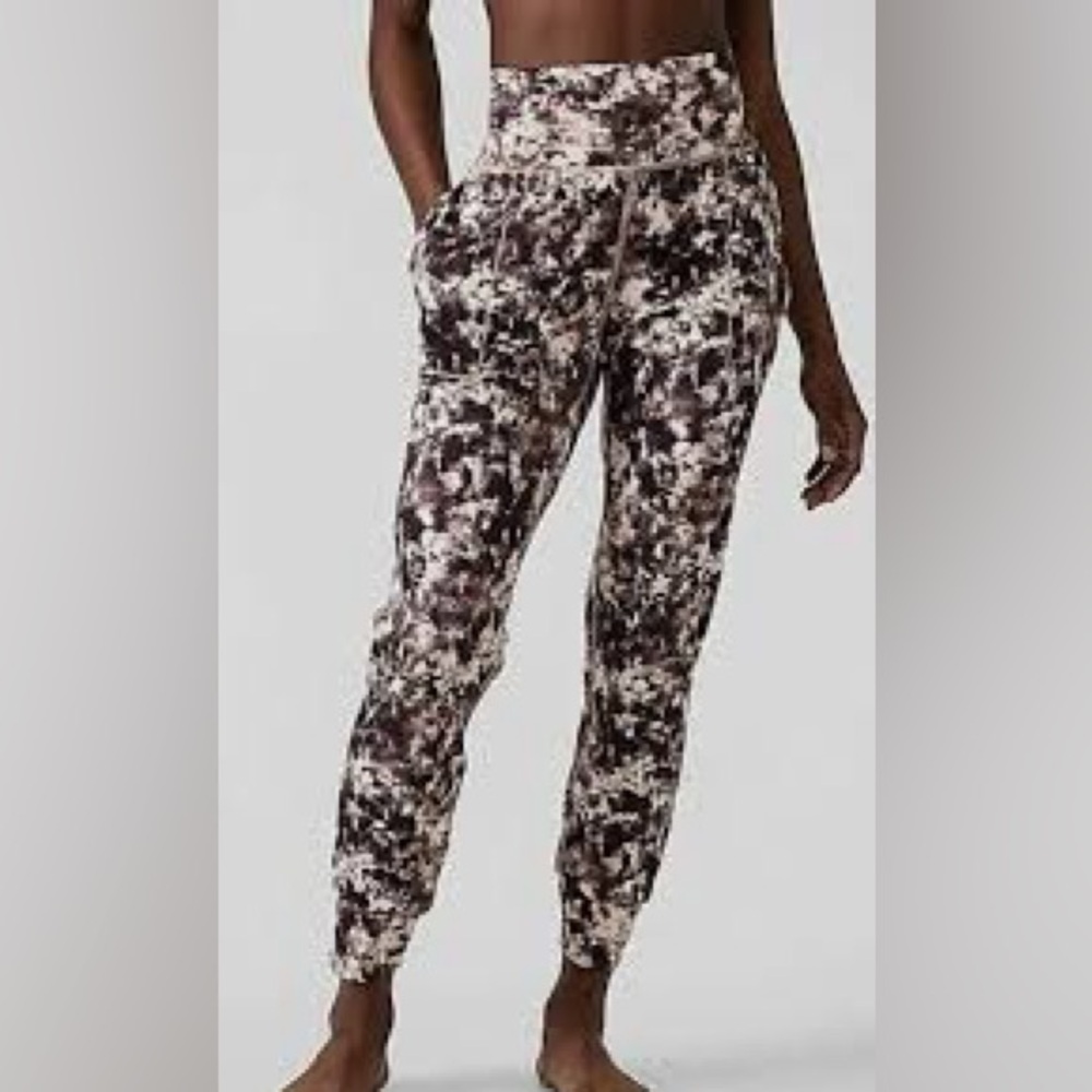 Athleta Salutation High-rise Printed Jogger | XL | EUC